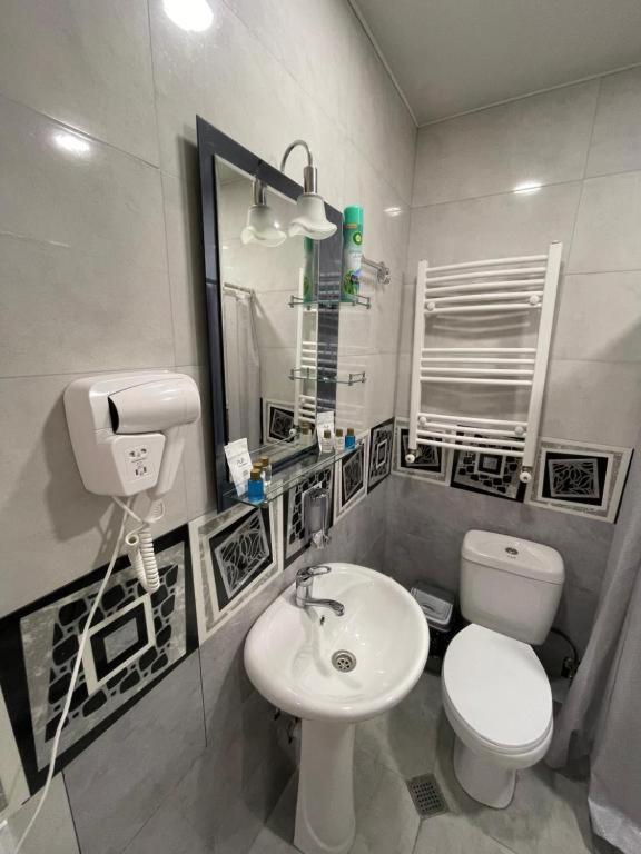 Aa Hotel Тбілісі Екстер'єр фото