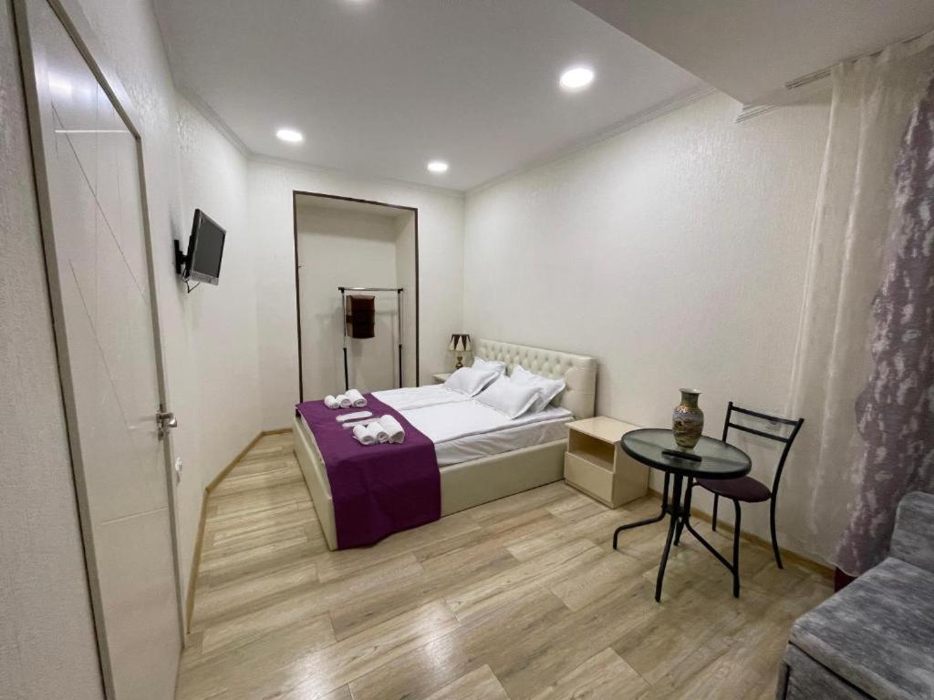Aa Hotel Тбілісі Екстер'єр фото